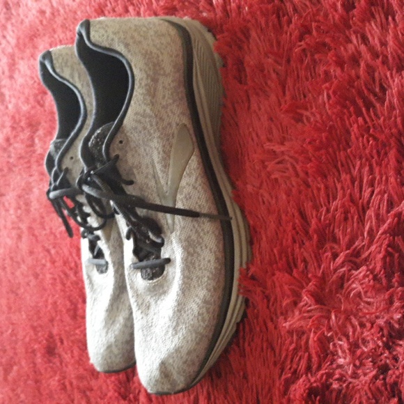 Reebok Athletic Shoes - Picture 1 of 9